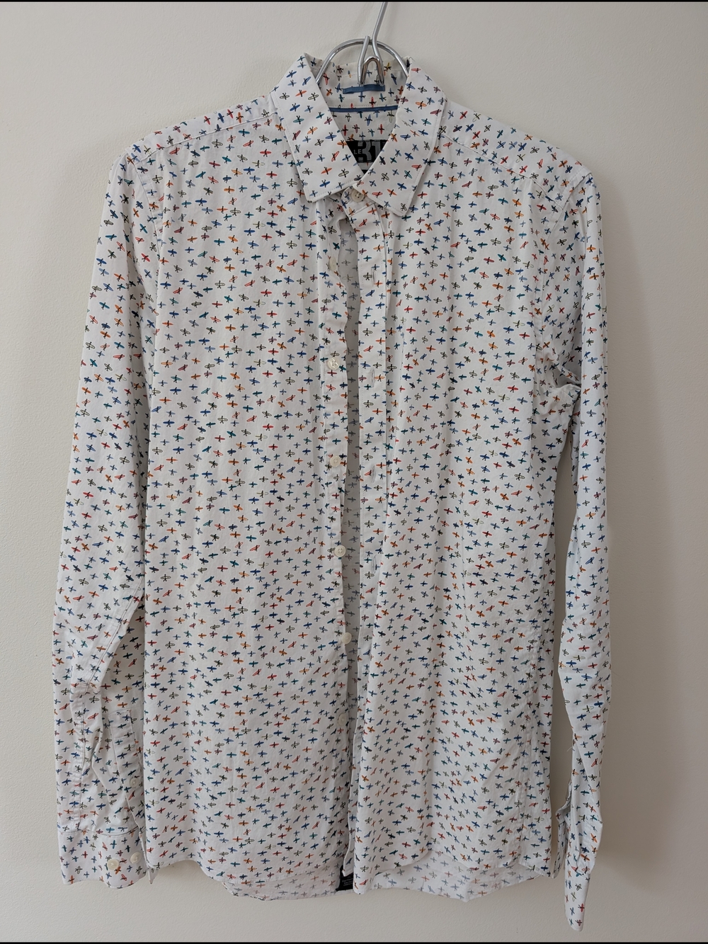 Le 31 - Men's White Long-Sleeve Button-Up Shirt with Surfer Print